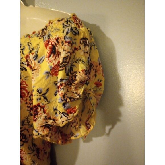 No comment off shoulder floral print romper with knot tie sleeve - Picture 9 of 10